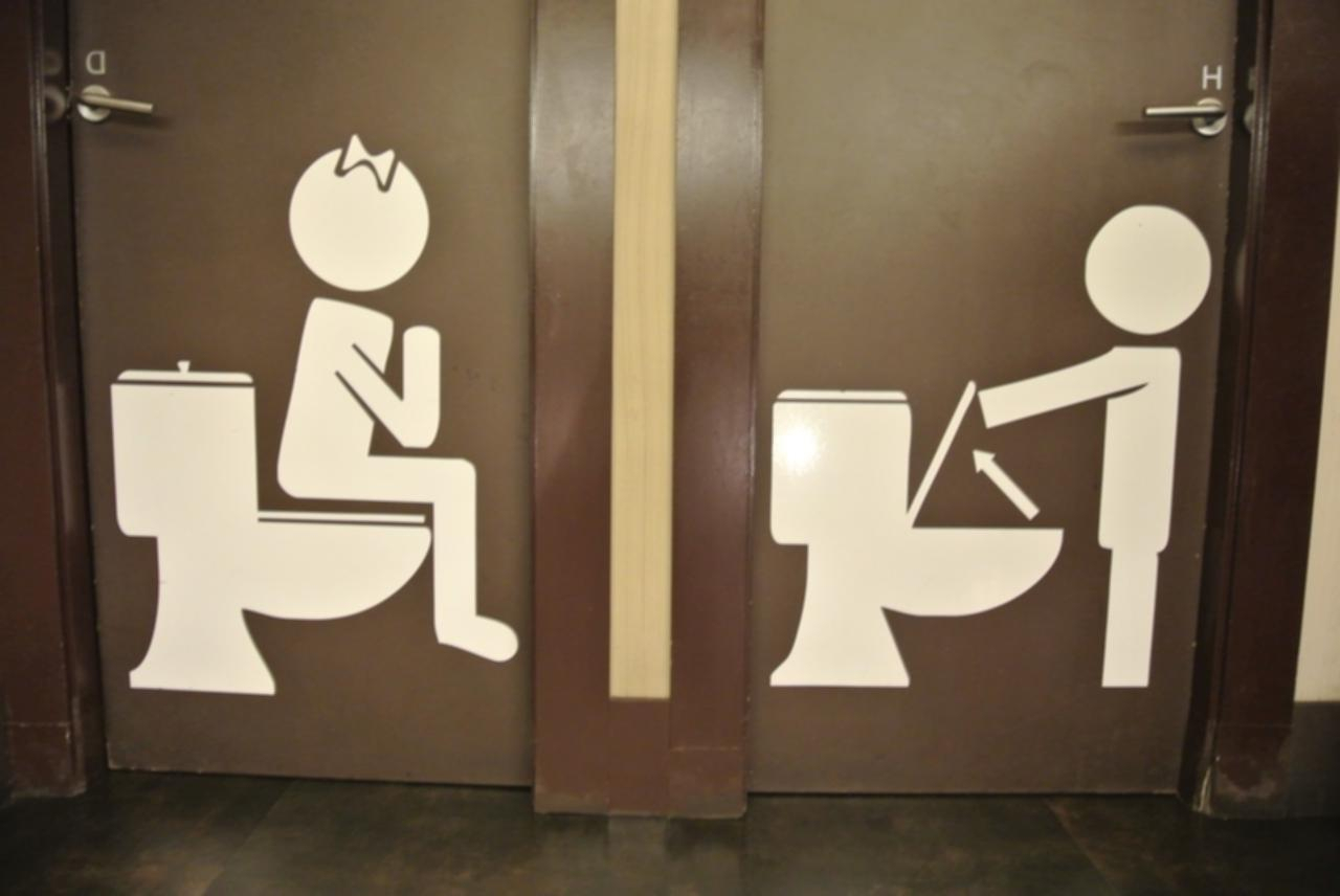Табличка с правилами поведения в туалете большая на дверь